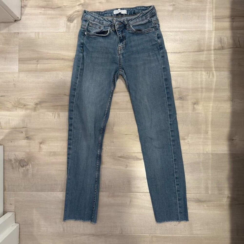 ZARA Mid-waisted straight leg blue denim jeans